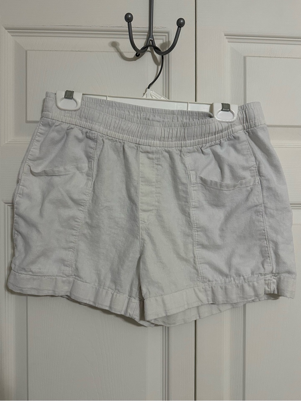 Old Navy Light White Elastic-Waist Athletic Shorts